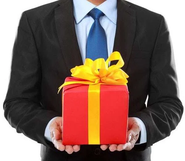 Top 5 gợi ý tặng quà sinh nhật cho khách hàng hoàn hảo nhất